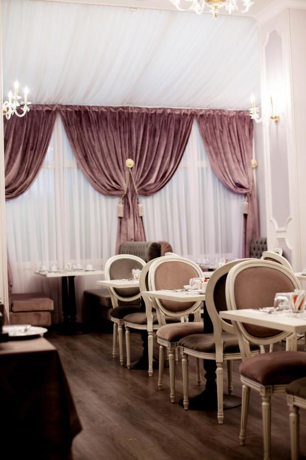 Restaurant Oasis Hotel 3*